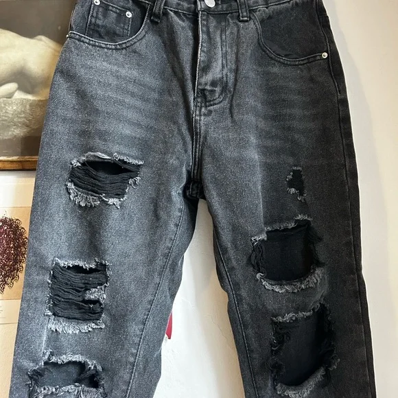 BLACK RIPPED JEANS - Picture 2 of 3